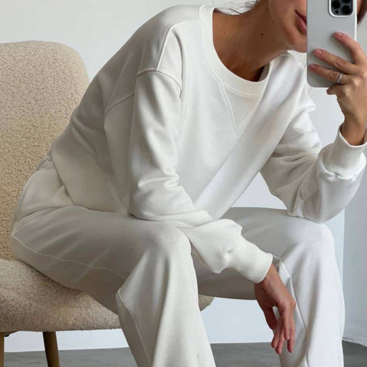 Damer avslappnad sportdräkt med cropped sweatshirt och bekväma joggingbyxor Eva Jonsson-Eva Jonsson