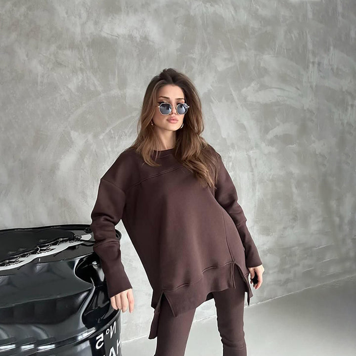 Damer avslappnad sportensemble med oversized tröja och leggings Mirla-Eva Jonsson
