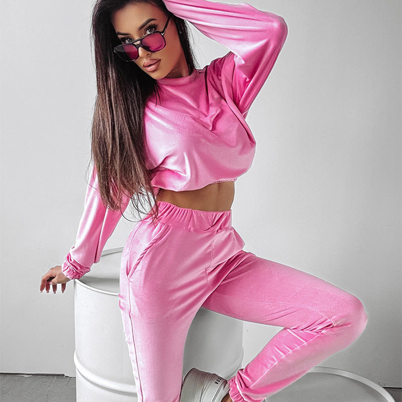 Damer avslappnad sportset med cropped topp och elastiska byxor Eva Jonsson-Eva Jonsson