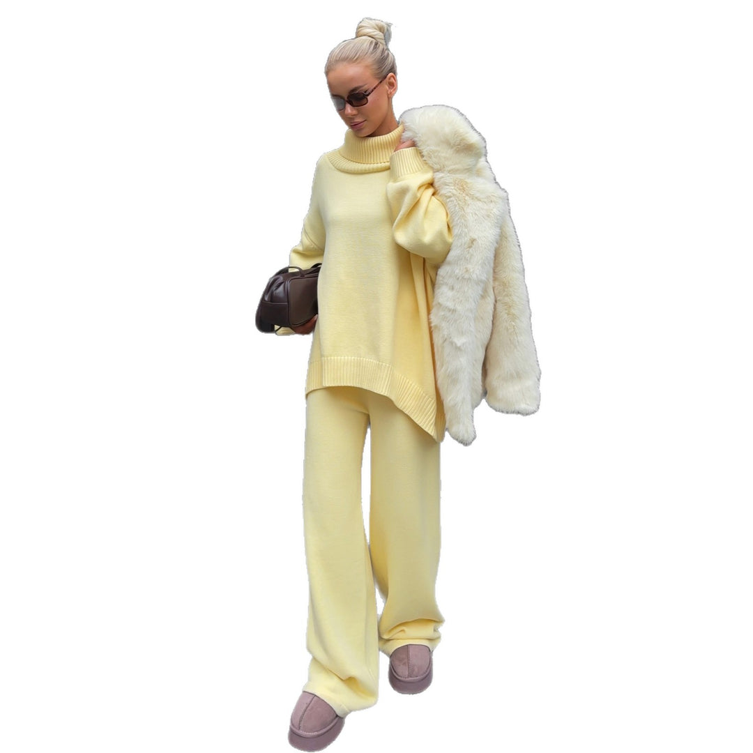 Damer avslappnad stickad dräkt med oversized tröja och vida byxor Mirla-Eva Jonsson
