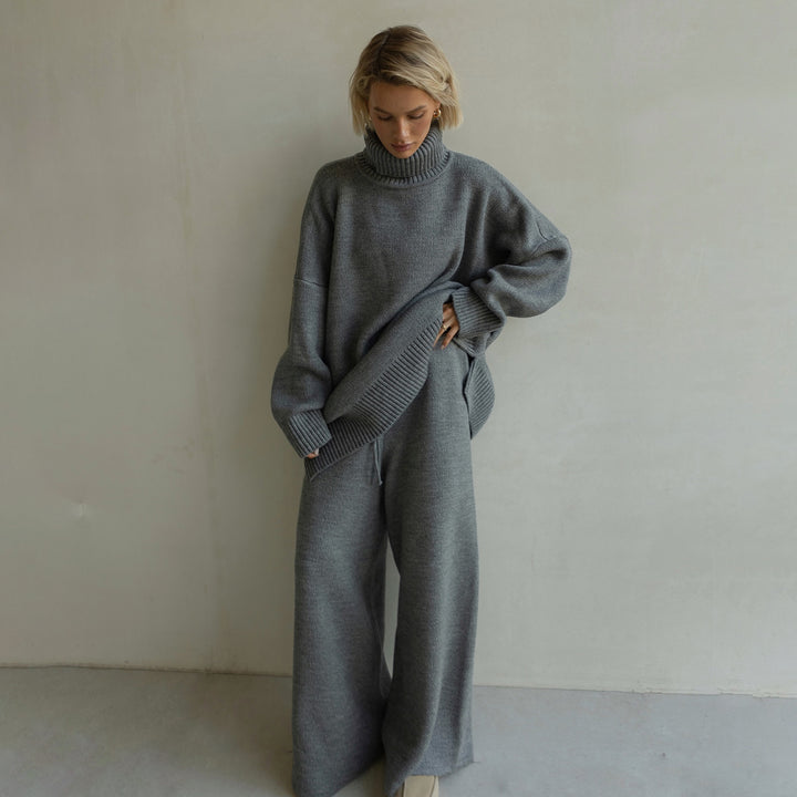 Damer avslappnad stickad dräkt med oversized tröja och vida byxor Mirla-Eva Jonsson