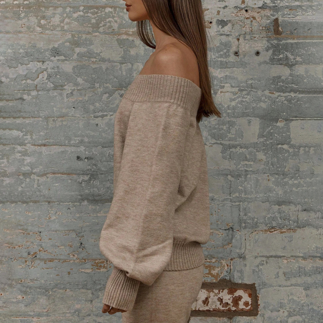 Damer avslappnad stickad kostym med off-shoulder och vida ben Mirla-Eva Jonsson