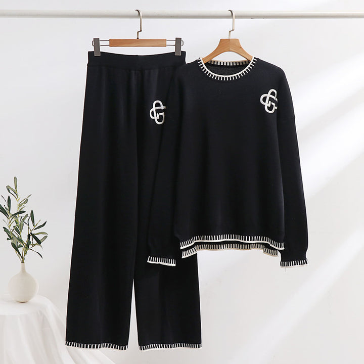 Damer avslappnad stickad loungewear-set med dekorativa kontrastdetaljer Mirla-Eva Jonsson