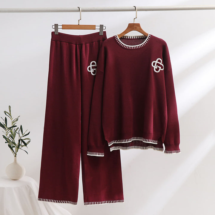 Damer avslappnad stickad loungewear-set med dekorativa kontrastdetaljer Mirla-Eva Jonsson