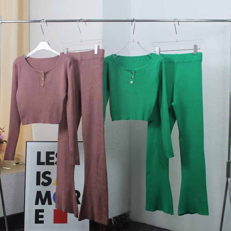 Damer avslappnad stickad loungewear-set med knappdetaljer och vida ben Mirla-Eva Jonsson