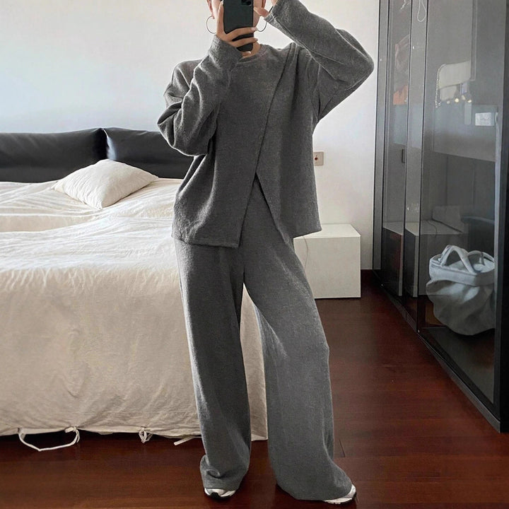 Damer avslappnad stickad loungwear-set med lös passform och asymmetrisk överdel Mirla-Eva Jonsson