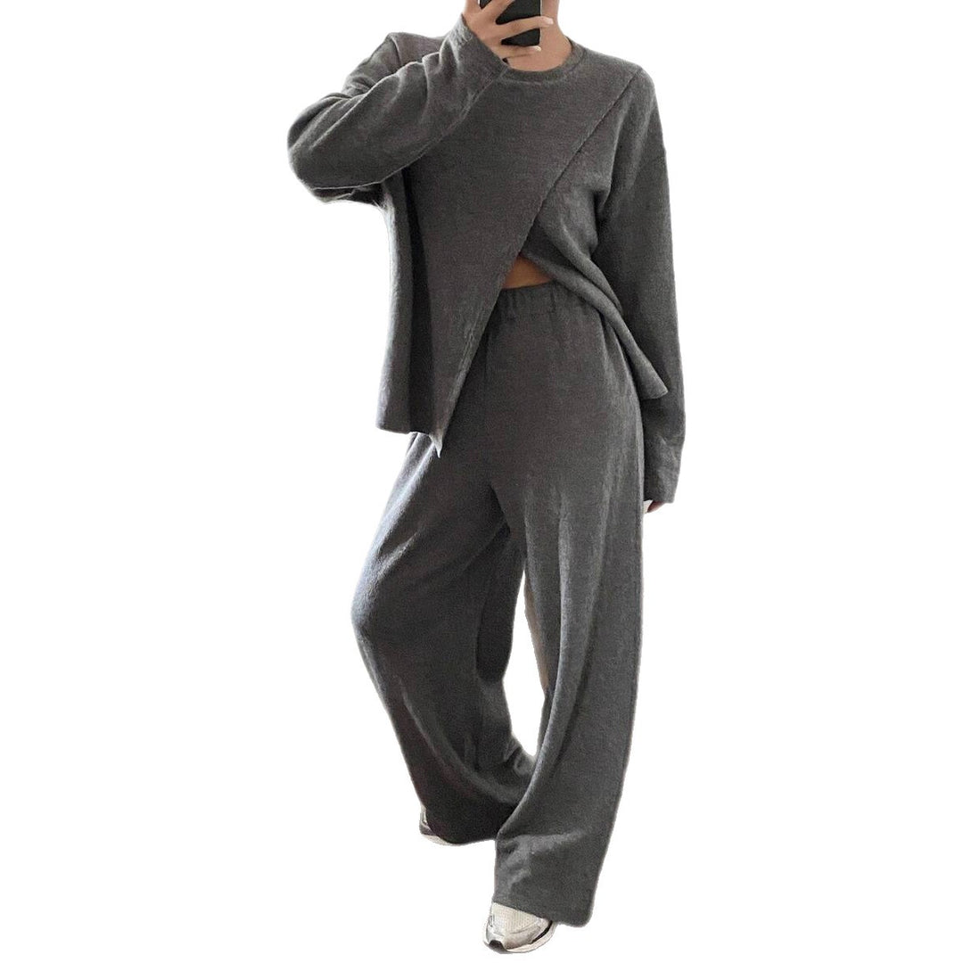 Damer avslappnad stickad loungwear-set med lös passform och asymmetrisk överdel Mirla-Eva Jonsson