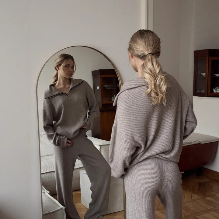 Damer avslappnad stickad set med hög krage och dragkedja Eva Jonsson-Eva Jonsson