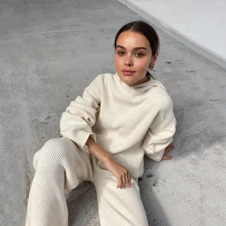 Damer avslappnad stickad set med oversized huvtröja och vida byxor Eva Jonsson-Eva Jonsson
