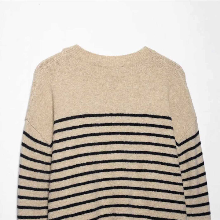 Damer avslappnad stickad tröja med knappslå och randig design Eva Jonsson-Eva Jonsson