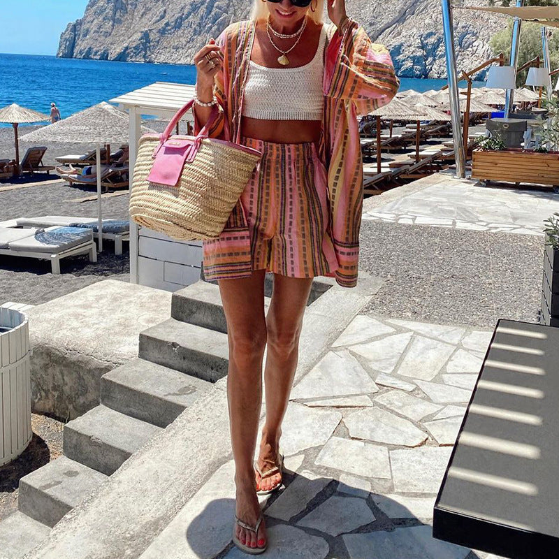 Damer avslappnad strand-outfit med kimono-liknande jacka och shorts Eva Jonsson-Eva Jonsson