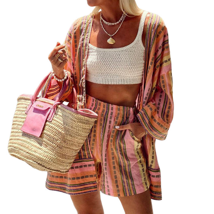Damer avslappnad strand-outfit med kimono-liknande jacka och shorts Eva Jonsson-Eva Jonsson