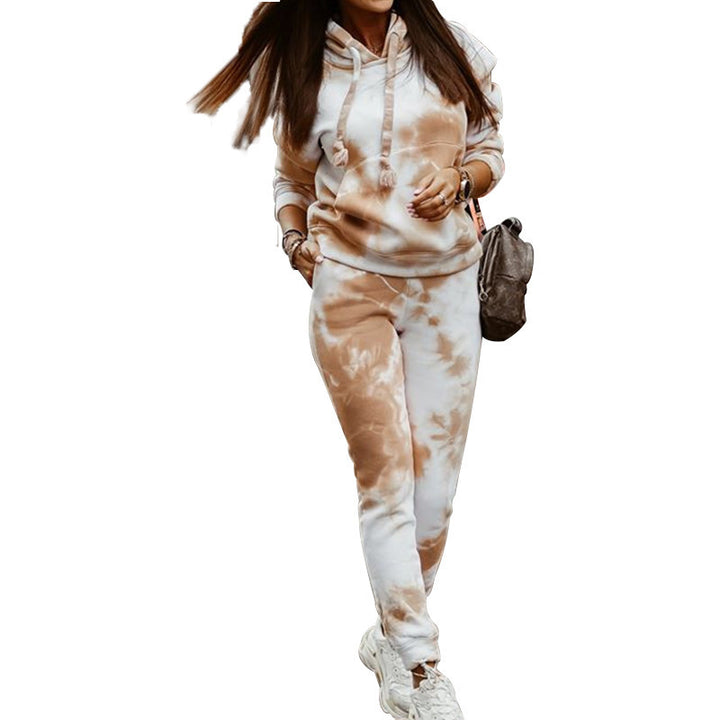 Damer avslappnad sweat-outfit med huva och färggartbatikmönster Mirla-Eva Jonsson