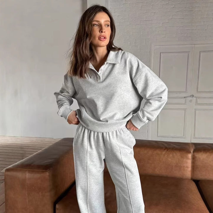 Damer avslappnad sweat-outfit med loose fit och polokrage Eva Jonsson-Eva Jonsson
