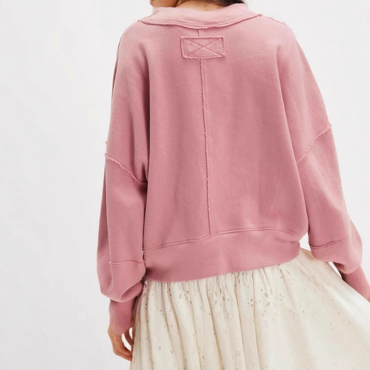 Damer avslappnad sweatshirt med snygg design och överlappande axlar Eva Jonsson-Eva Jonsson