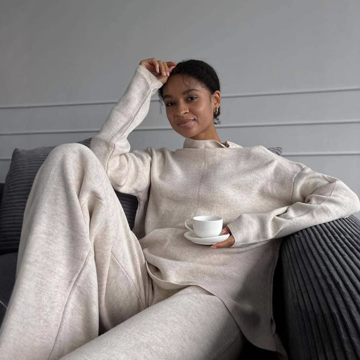 Damer avslappnad sweatshirt-set med hög krage och elegant snitt Mirla-Eva Jonsson
