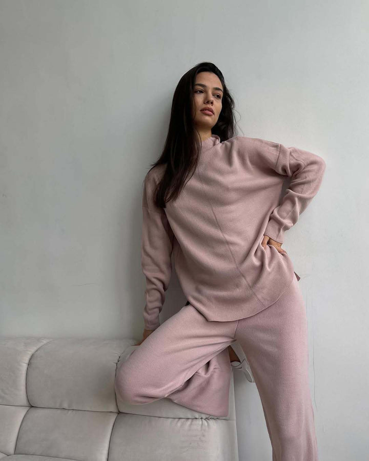 Damer avslappnad sweatshirt-set med hög krage och elegant snitt Mirla-Eva Jonsson