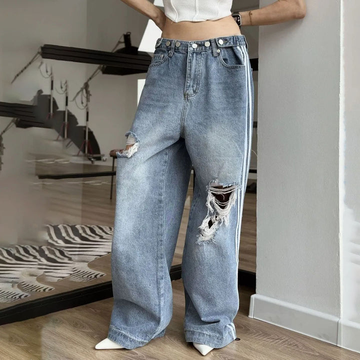 Damer avslappnade baggy-jeans med iögonfallande rivdetaljer Mirla-Eva Jonsson