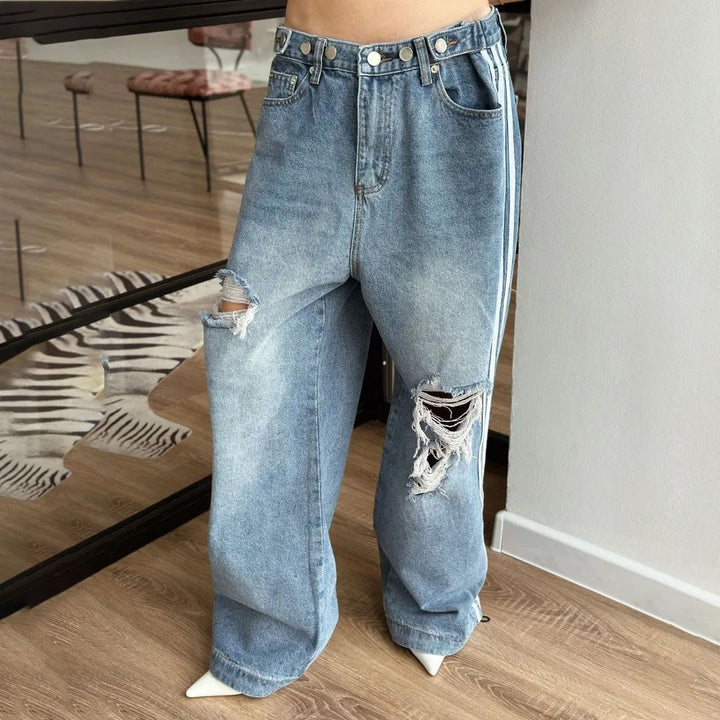 Damer avslappnade baggy-jeans med iögonfallande rivdetaljer Mirla-Eva Jonsson