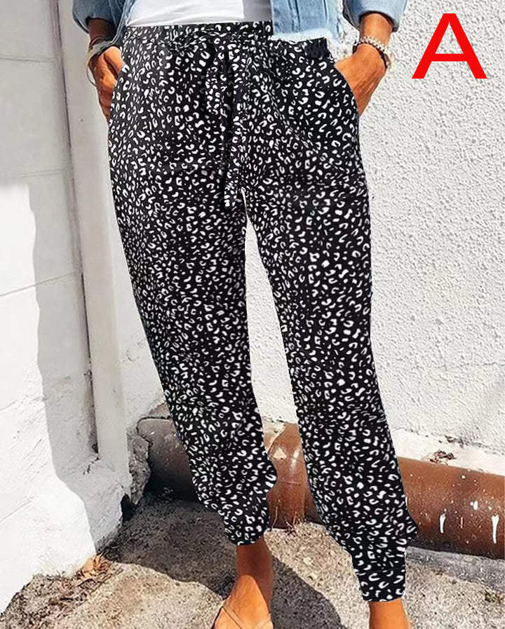Damer avslappnade joggingbyxor med leopardmönster och elastisk midja Mirla-Eva Jonsson