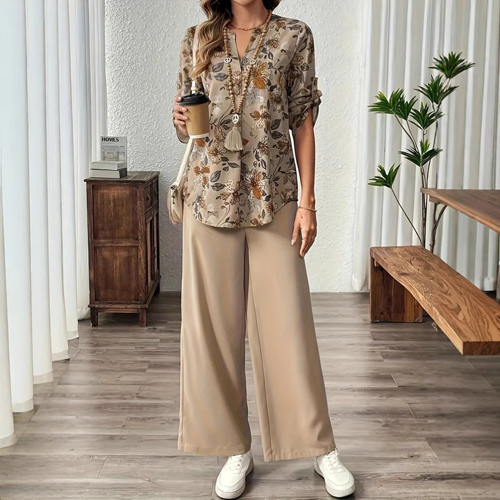 Damer avslappnade och eleganta blusar med blommönster Eva Jonsson-Eva Jonsson