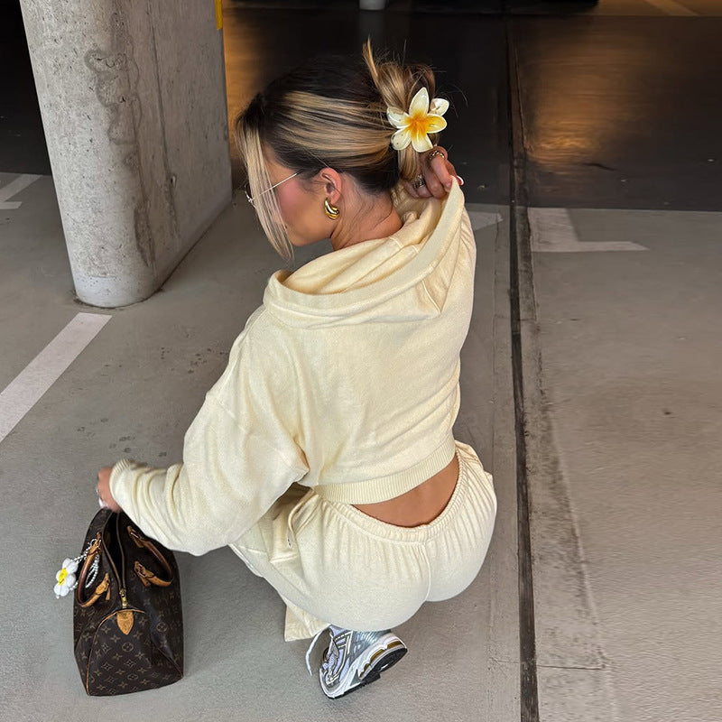Damer avslappnade sportklädes-set med cropped topp och bekväma shorts Mirla-Eva Jonsson