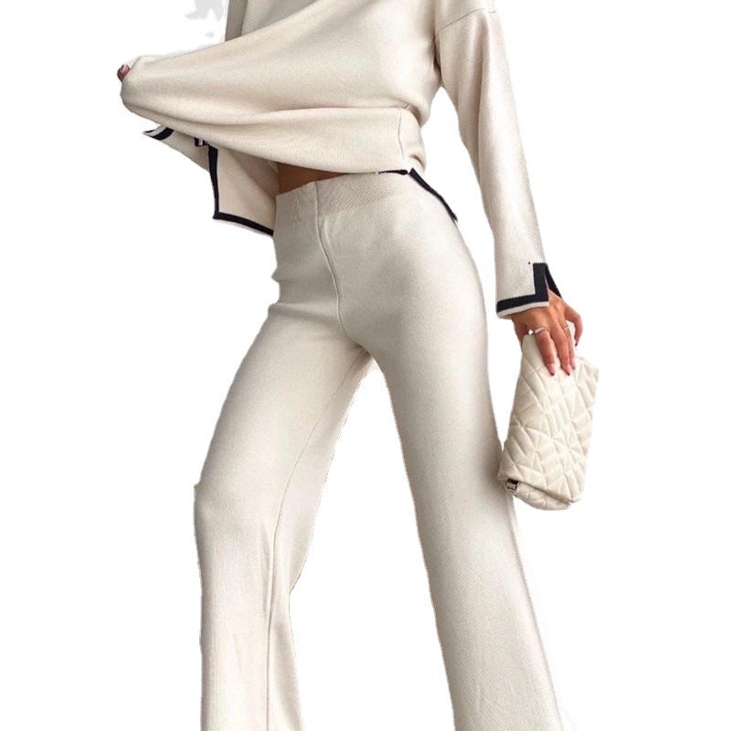 Damer avslappnande loungewear-set med kontrasterande fåll detaljer Mirla-Eva Jonsson