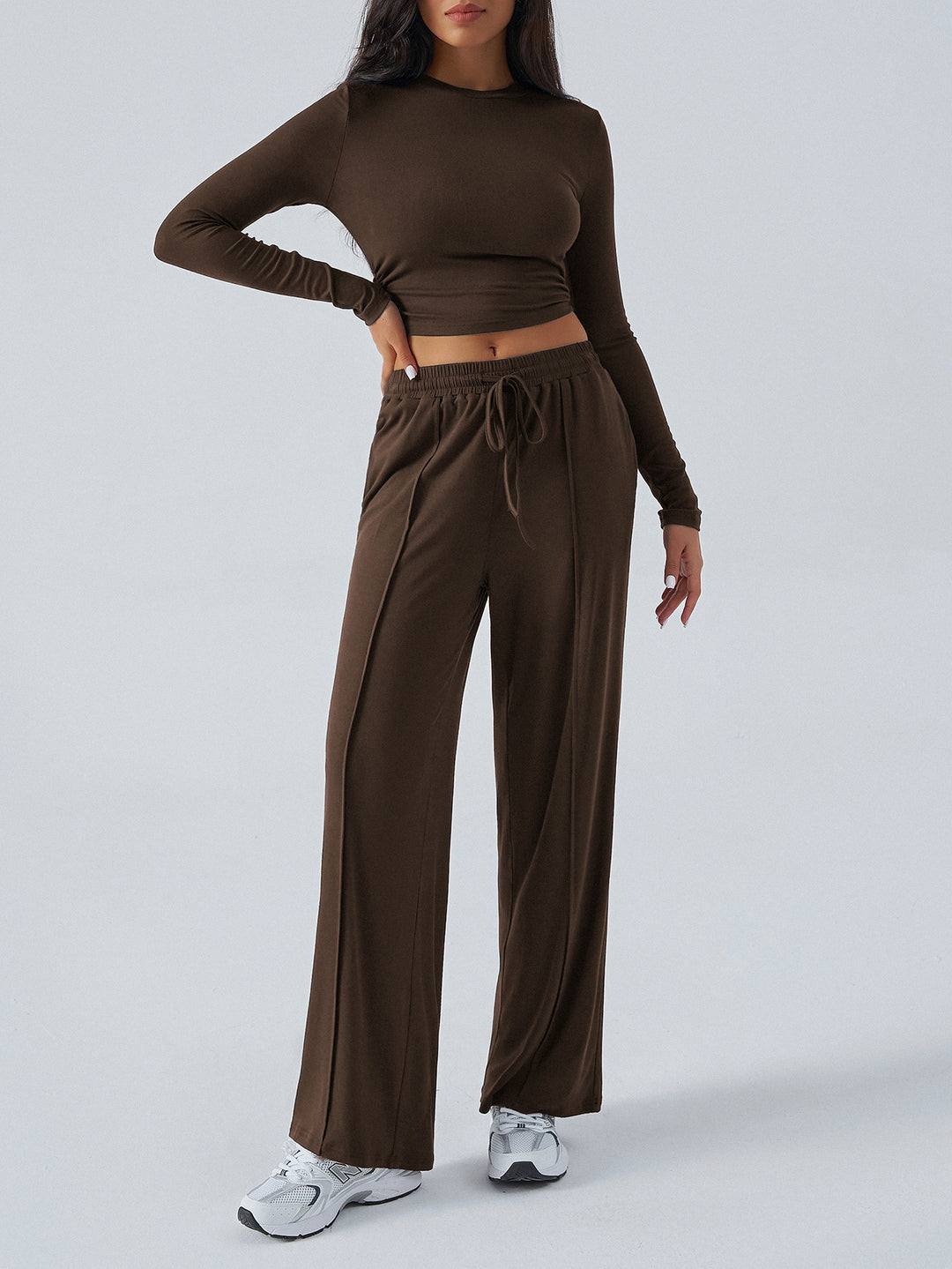 Damer avslappnat Lounge-set med långärmad cropped topp och bred midja Mirla-Eva Jonsson
