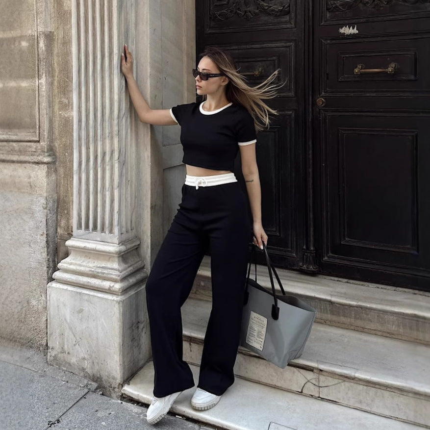 Damer avslappnat lounge-set med cropped topp och vida byxor Mirla-Eva Jonsson