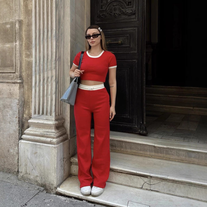 Damer avslappnat lounge-set med cropped topp och vida byxor Mirla-Eva Jonsson