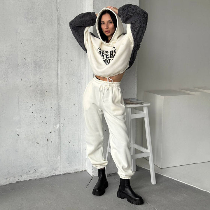 Damer avslappnat lounge-set med hoodie och joggers Mirla-Eva Jonsson