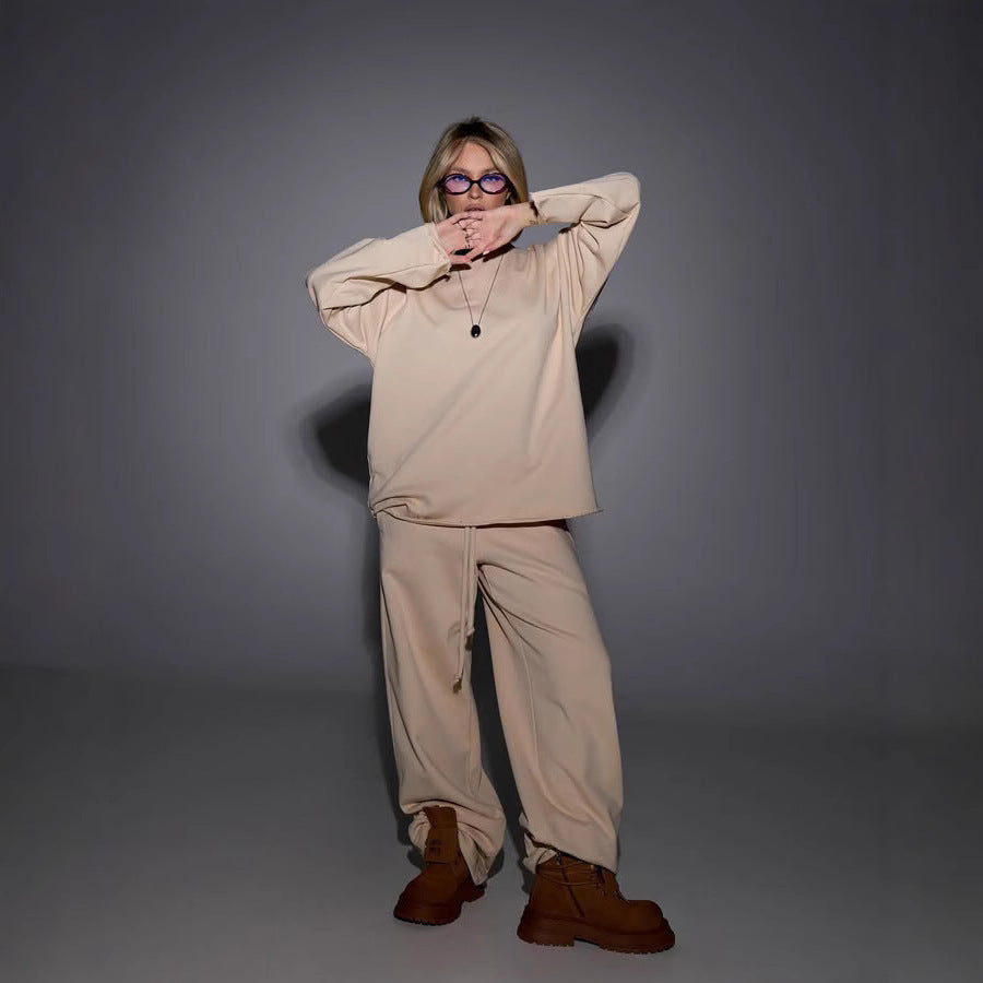 Damer avslappnat lounge-set med oversized tröja och bekväma byxor Eva Jonsson-Eva Jonsson