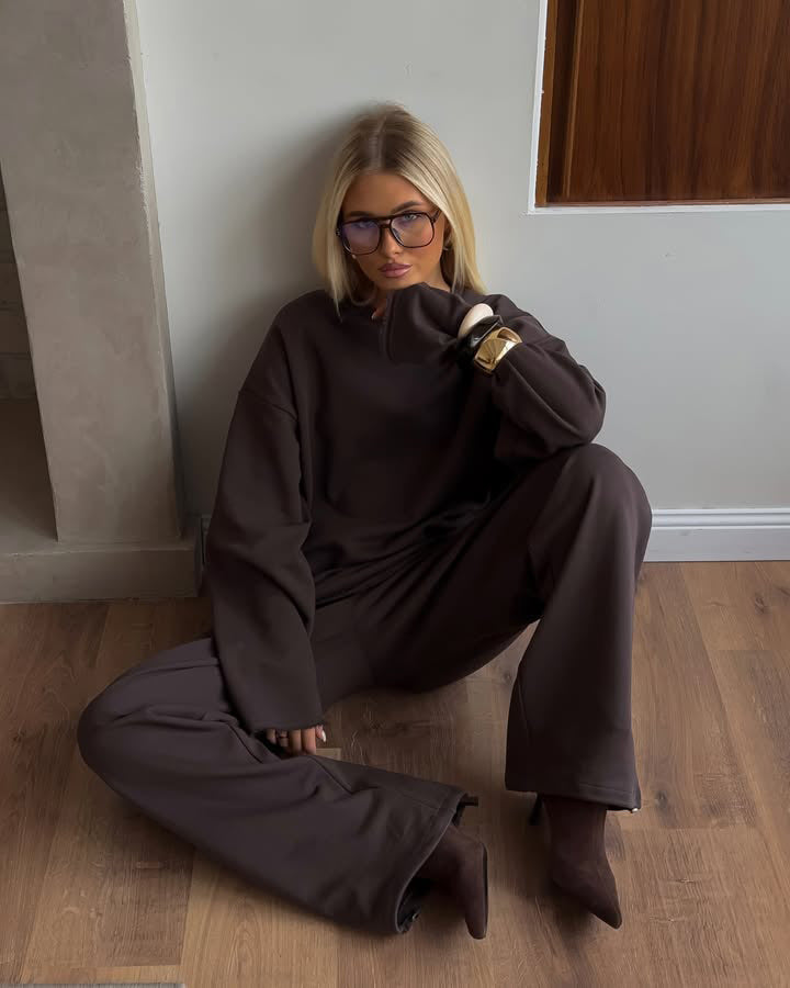 Damer avslappnat lounge-set med oversized tröja och bekväma byxor Eva Jonsson-Eva Jonsson