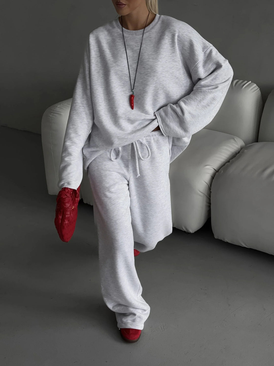 Damer avslappnat lounge-set med oversized tröja och bekväma byxor Eva Jonsson-Eva Jonsson