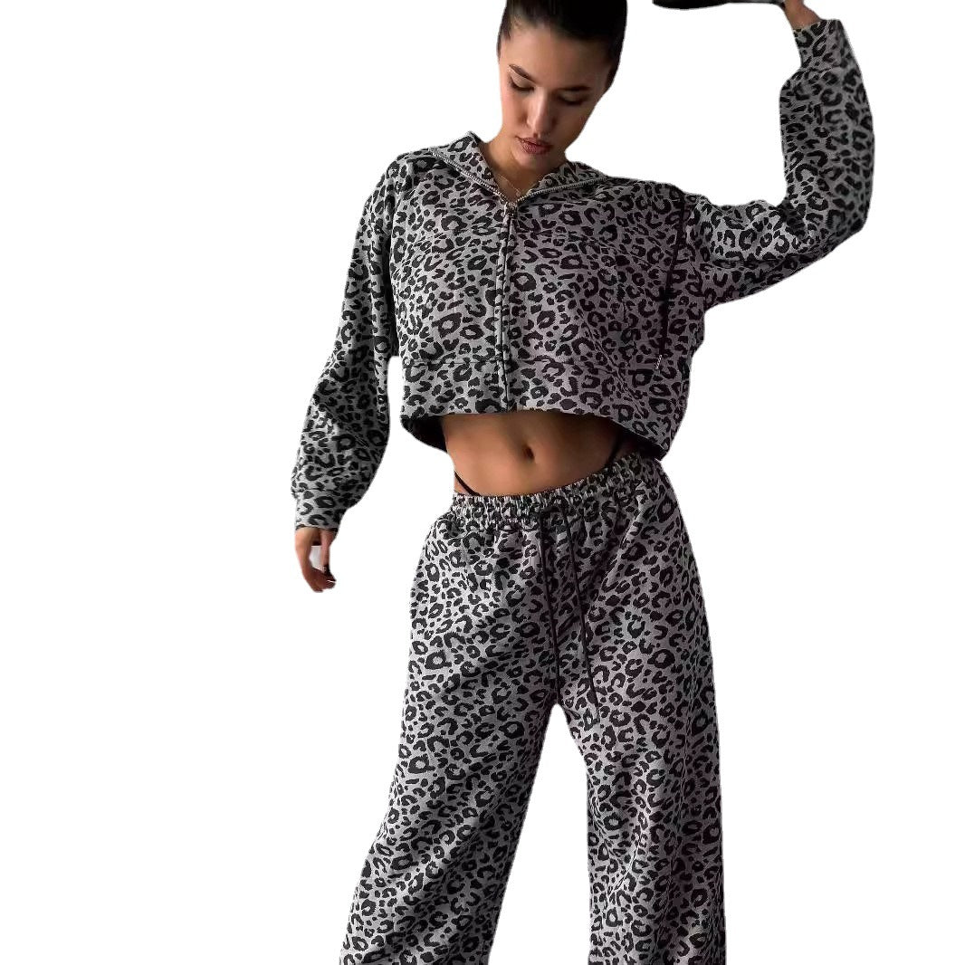 Damer avslappnat oversized fritidsset med djurtryck Mirla-Eva Jonsson