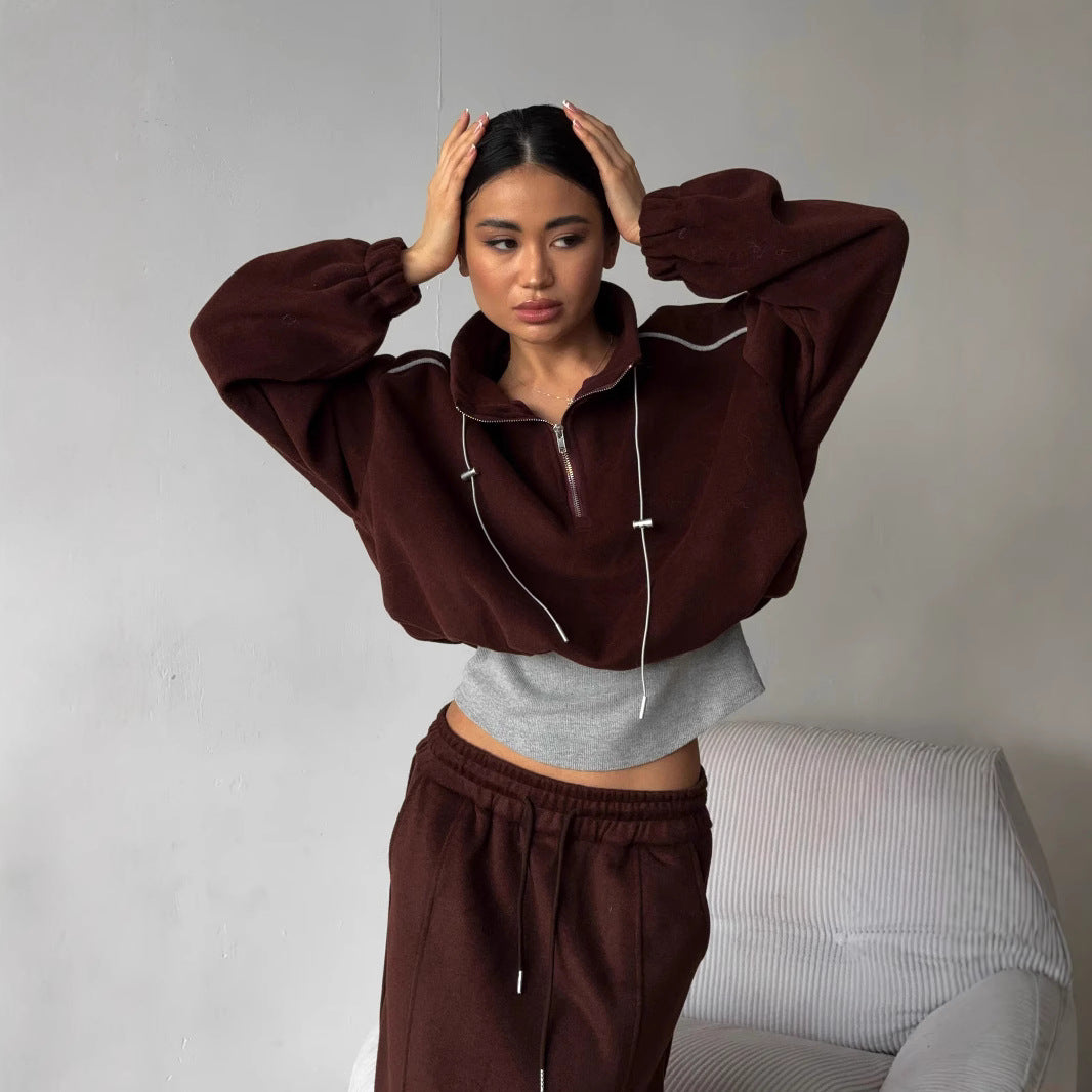 Damer avslappnat sportoutfit med hoodie och maxikjol Mirla-Eva Jonsson