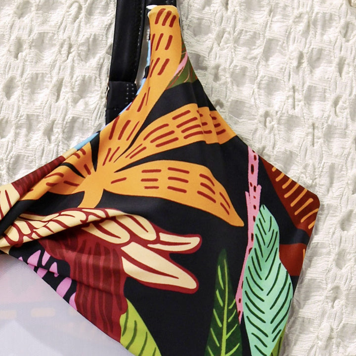 Damer badmode med innovativt cut-out-design Mirla-Eva Jonsson