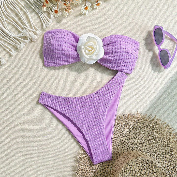 Damer bandeau-bikini med dekorativa blomsterdetaljer och hög benöppning Mirla-Eva Jonsson