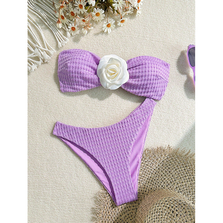 Damer bandeau-bikini med dekorativa blomsterdetaljer och hög benöppning Mirla-Eva Jonsson