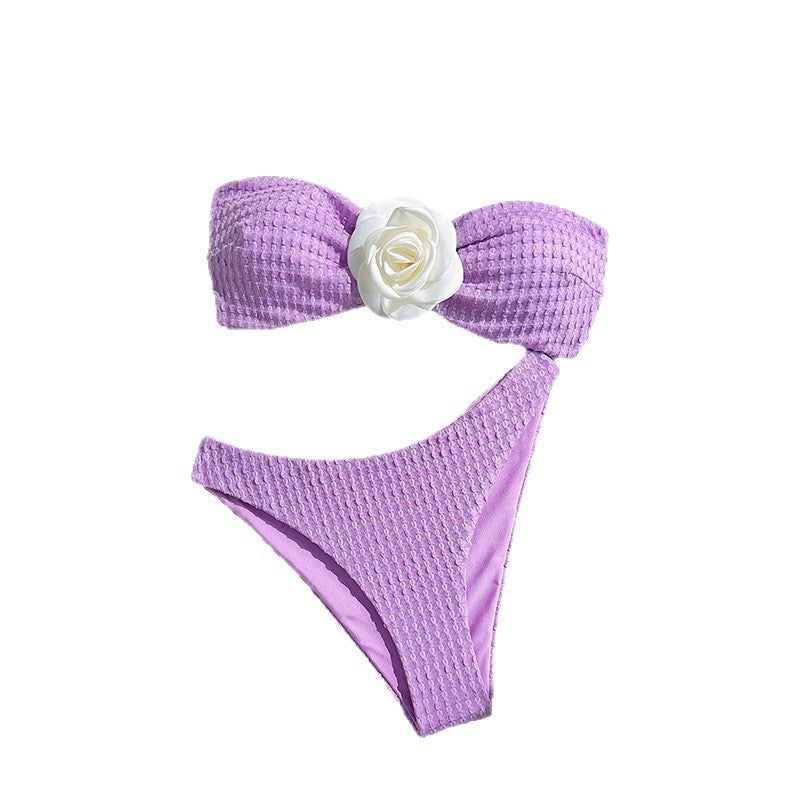 Damer bandeau-bikini med dekorativa blomsterdetaljer och hög benöppning Mirla-Eva Jonsson