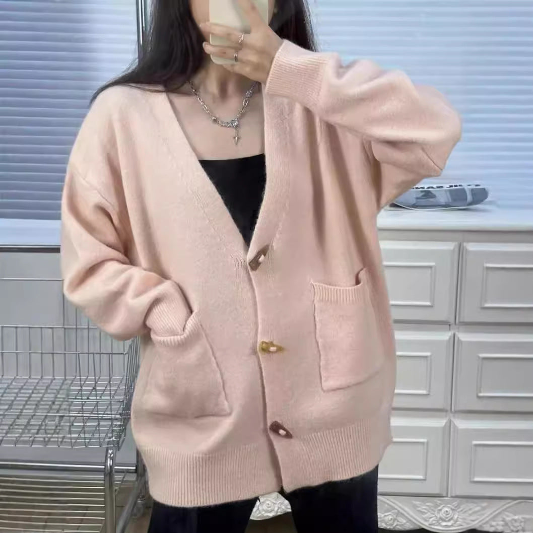 Damer bekväm Knitwear Cardigan med stora fickor och högkvalitativa knappdetaljer Mirla-Eva Jonsson