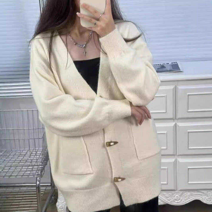Damer bekväm Knitwear Cardigan med stora fickor och högkvalitativa knappdetaljer Mirla-Eva Jonsson
