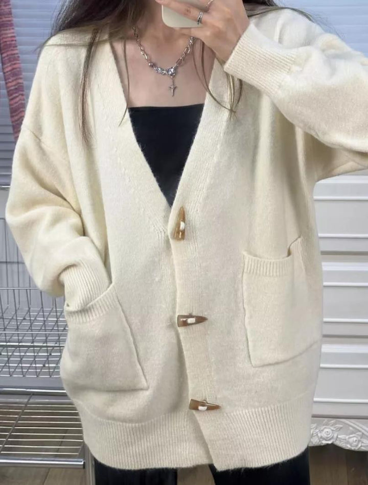 Damer bekväm Knitwear Cardigan med stora fickor och högkvalitativa knappdetaljer Mirla-Eva Jonsson