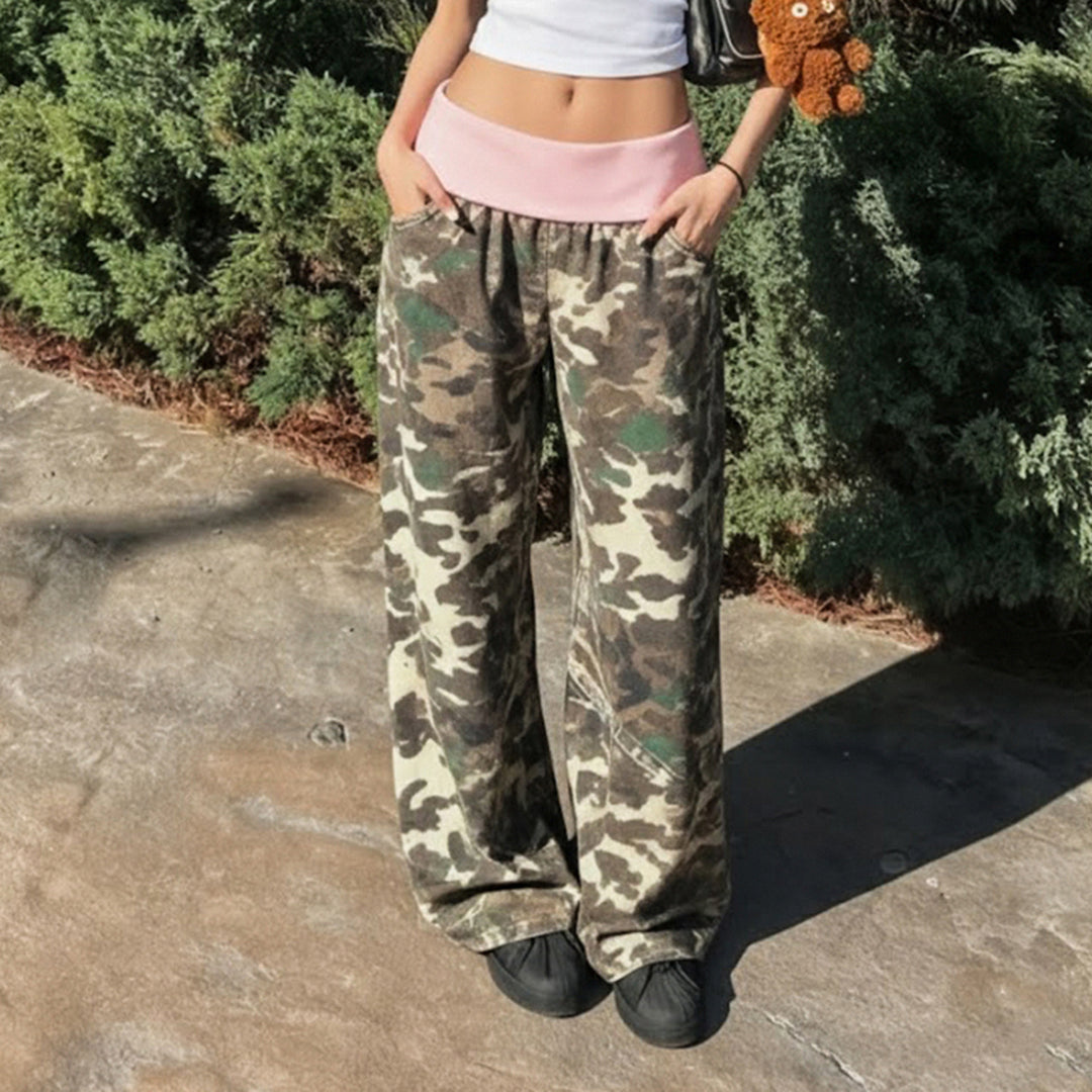 Damer bekväm cargobyxa med elastisk midja och camouflage-mönster Mirla-Eva Jonsson