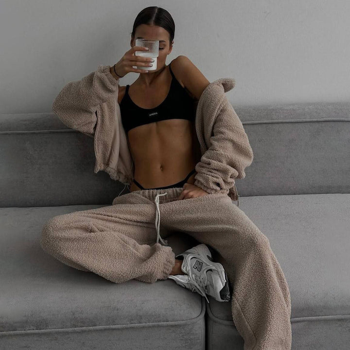 Damer bekväm fleece-hoodie med elastiska mudd och matchande joggingbyxor Mirla-Eva Jonsson