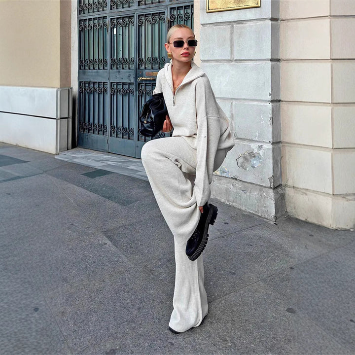 Damer bekväm lounge-set med oversized hoodie och vida byxor Mirla-Eva Jonsson