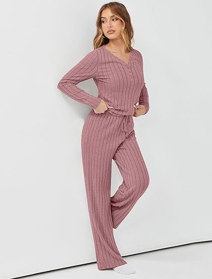 Damer bekväm pyjamas-set med långärmad överdel och vida byxor Mirla-Eva Jonsson