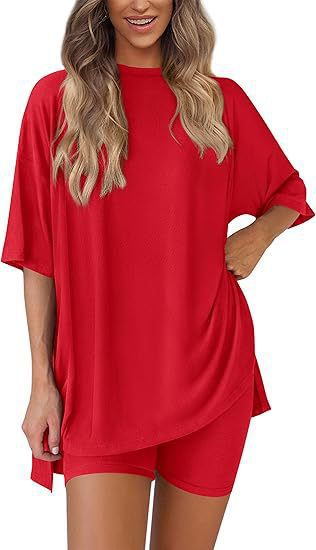 Damer bekväm sport-loungewear-kombination med oversized T-shirt och shorts Eva Jonsson-Eva Jonsson