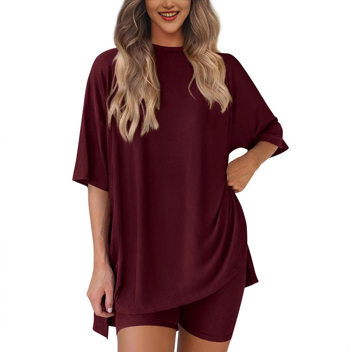 Damer bekväm sport-loungewear-kombination med oversized T-shirt och shorts Eva Jonsson-Eva Jonsson