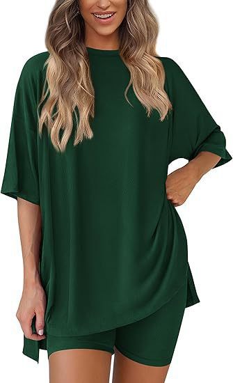 Damer bekväm sport-loungewear-kombination med oversized T-shirt och shorts Eva Jonsson-Eva Jonsson